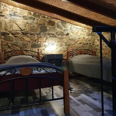 Petradaki House *