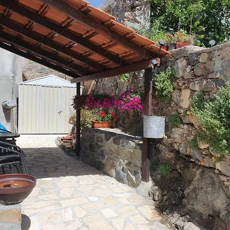 Petradaki House בית נופש Arakapas